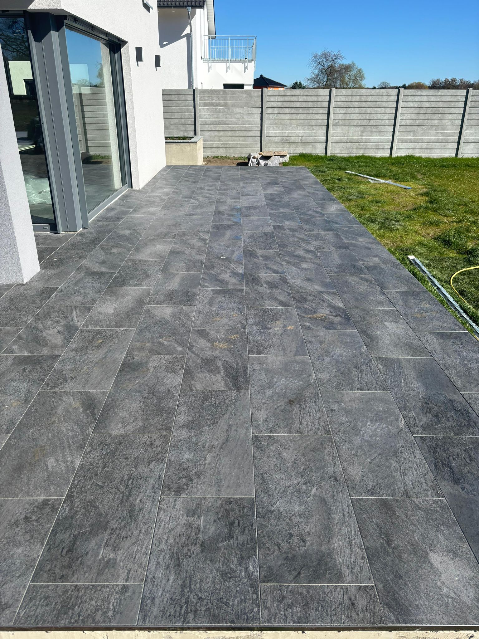 Referenz eines gefliesten Außenbereichs